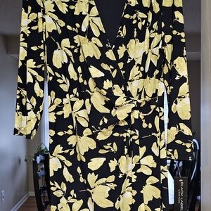 Evan Picone Black and Yellow Floral Long Sleeve Dress
